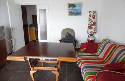La Jetee Apartment | Air-conditioned 2-room apartment with loggia and sea view, near port and shops