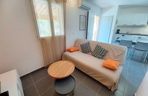 Galeria Apartment | Air-conditioned apartment, heated pool, wifi, 2 bedrooms, 7 min beach, 1 min river
