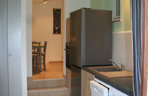 Grezet-Cavagnan Cottage | Air-conditioned gîte with access to the owners' swimming pool