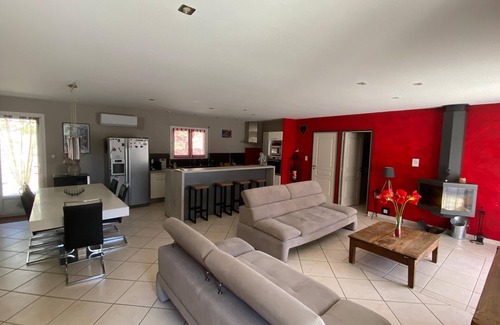 Saint-Restitut Villa | Air-conditioned villa and pool exclusively for you in Drôme provençale