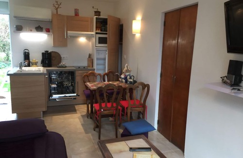 Touvois Cottage | AIR CONDITIONED Gîtes DE LA HAUTE RUE 25 MINUTES FROM THE AIRPORT, cab, car rental