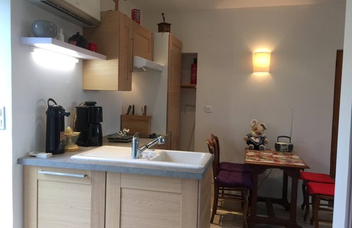 Touvois Cottage | AIR CONDITIONED Gîtes DE LA HAUTE RUE 25 MINUTES FROM THE AIRPORT, cab, car rental