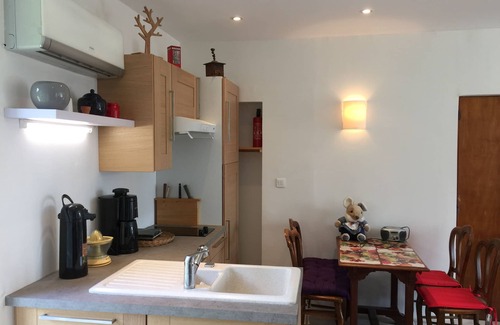 Touvois Cottage | AIR CONDITIONED Gîtes DE LA HAUTE RUE 25 MINUTES FROM THE AIRPORT, cab, car rental