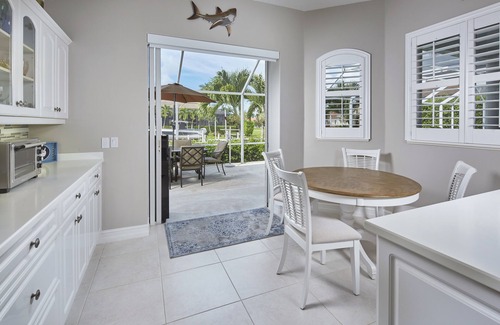 Marco Island House | Air Conditioned Game Room With Pool Table,ping Pong,air Hockey & 65in Tv's