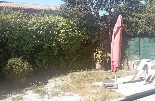La Crau Apartment | Air-conditioned ground floor apartment with balcony, small garden and terrace