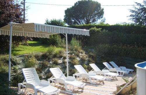 Labruguiere Bed & Breakfast | Air-conditioned guest room up to 5 people - free Wifi.
