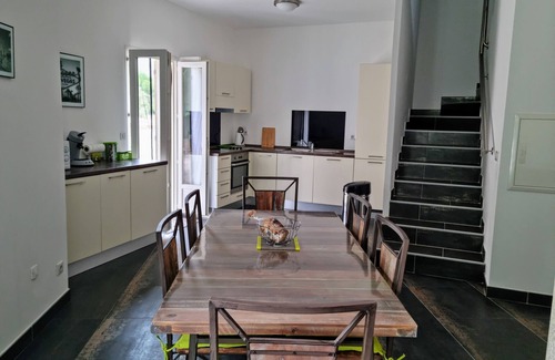 Pigna Villa | Air-conditioned luxury villa with swimming pool, 1 km from the beach.