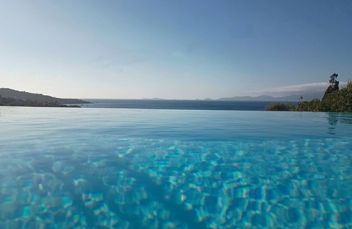 Portigliolo Villa | Air-conditioned villa - Infinity pool - Panoramic sea view - 200m from the beach