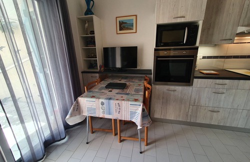 Portiragnes-Plage Villa | AIR CONDITIONED VILLA 5 pers. - SEA 200M - SHOPS 100 M - CLASSIFIED 3*.