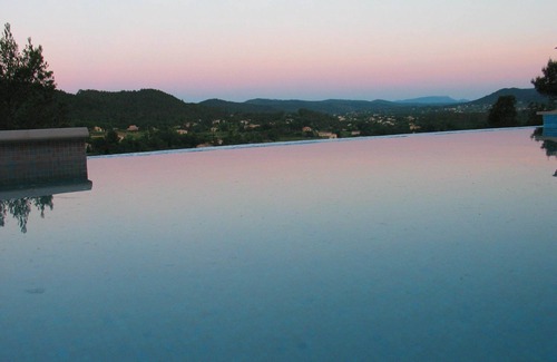 Le Val Villa | Air-conditioned villa with swimming pool Pets welcome