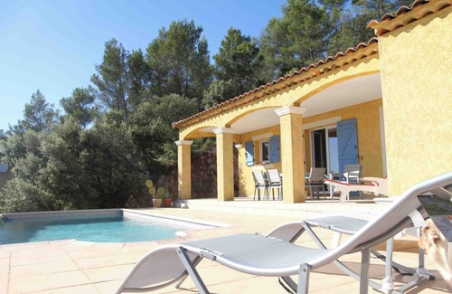 Le Val Villa | Air-conditioned villa with swimming pool Pets welcome