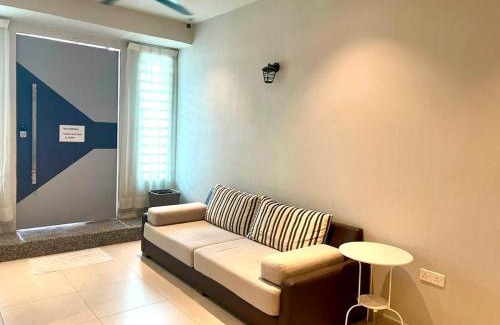 Air Puteh House | Air Putih Guest House Private Room with Toilet