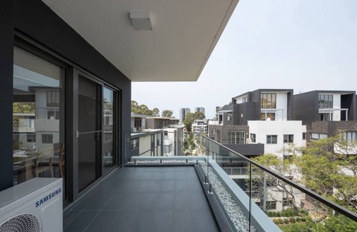 Epping Apartment | Aircabin - Epping - Cheerful - 2 Beds Apt Free PK