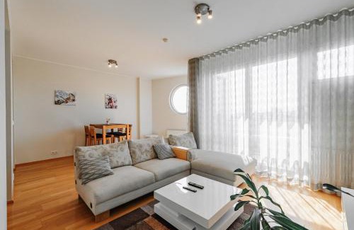 Kesklinn Apartment | AirHome - Old Town View 2