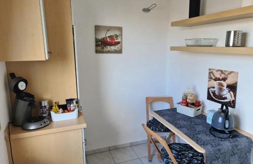 Lochbrucke Apartment | Airport Apartments Valentina