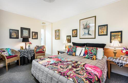 Hamilton Hotel | Airport Riverview Motel