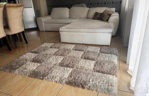 Ganztelep Apartment | Airport Road/Reptér közeli ház privát parkolóval