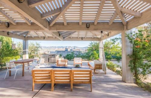 Yucca Valley House | Airway to Heaven - Joshua Tree Home w Cowboy Tub