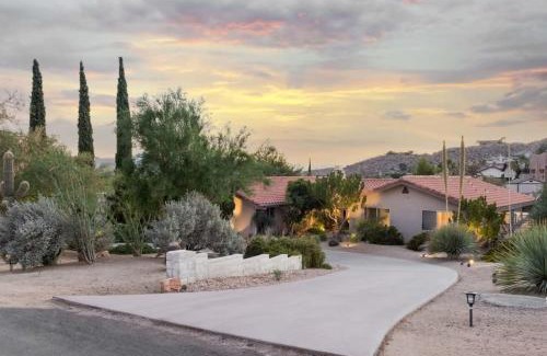 Yucca Valley House | Airway to Heaven - Joshua Tree Home w Cowboy Tub