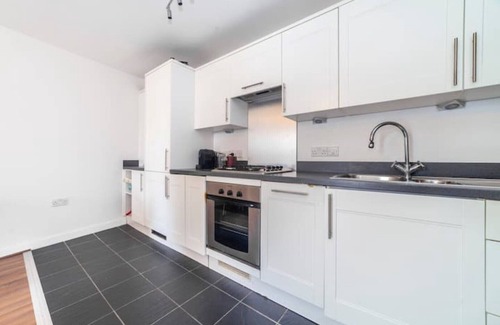 Greenwich West Apartment | Airy Bright 2Bed Apt Deptford, Canary Wharf