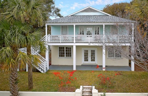 Folly Beach Apartment | Airy & Bright Folly Condo; Close to Everything