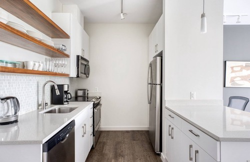 Cambridgeport Apartment | Airy Cambridgeport 1BR w/W/D & Gym, near Boston U & MIT, by Blueground