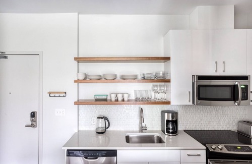 Cambridgeport Apartment | Airy Cambridgeport 1BR w/W/D & Gym, near Boston U & MIT, by Blueground