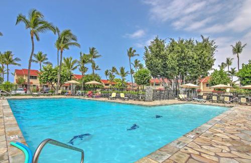 Kahaluu Bay Apartment | Airy Oceanfront Kailua-Kona Gem with Community Pool