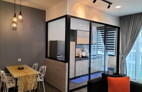 Kajang Apartment | AISYAH HOMESTAY@ VISTA BANGI. A Lovely one studio service apartment with pool