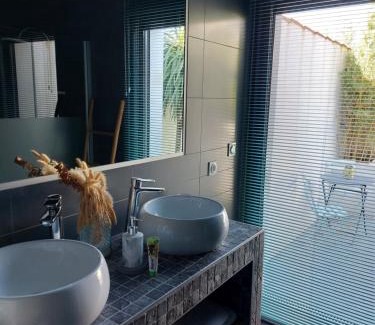 Saint Laurent de la Pree Bed & Breakfast | Aix'capade by Aixkeys avec piscine 5 min plages Fouras