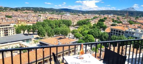 Couronne Urbaine Apartment | Aix Rooftop Appartement Luxe T2 - hypercentre Rotonde - Terrasse - Vue - Parking