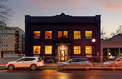 Golden Triangle Apartment | AJ Davis Art Suite 108