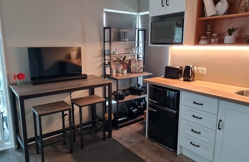 Silverdale Apartment | AJ's Nook - Modern apartment near Orewa Beach on Hibiscus Coast