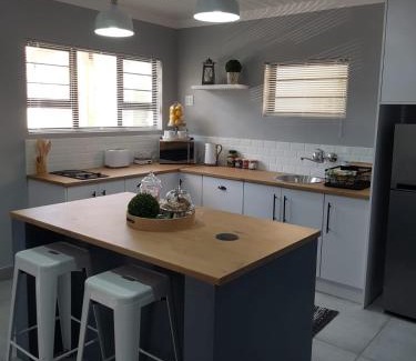 Fichardt Park House | Akkerhuis Deluxe Family Room