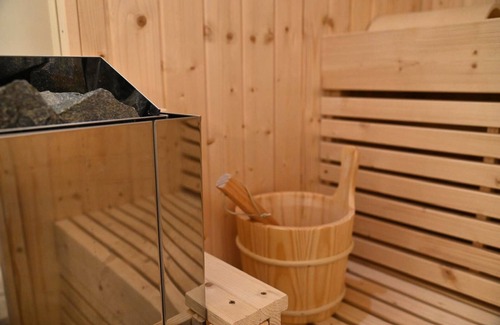 Presles Apartment | AKsuitespa SAUNA/JACUZZI IN IDF 25min from CDG airport
