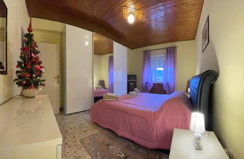 Carsoli House | AL CAMPANILE centro storico ampio luminoso e panoramico appartamento trilocale