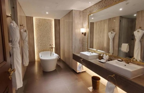 Dubai Apartment | AL HABTOOR Presidential Suite - CONTACT TO BOOK FIRST