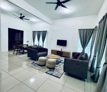 Kampung Salak Tinggi House | AL Rayyan Homestay KLIA SEPANG