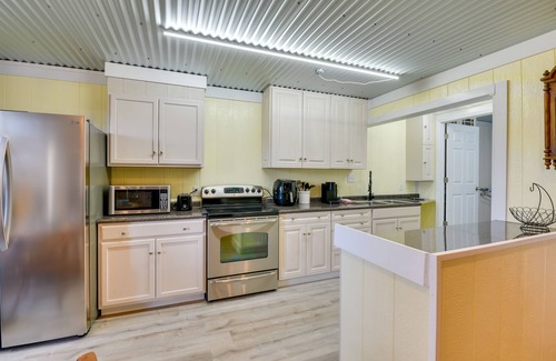 Andalusia Apartment | Alabama Lakefront Getaway w/Kayaks & Patio