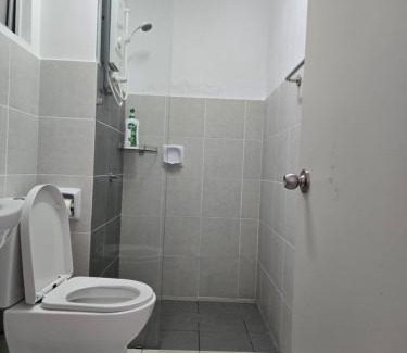 Kota Warisan Apartment | Alanis Suite KLIA With Neflix