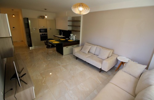 Sarande Apartment | Albania Dream Beachront Apartment