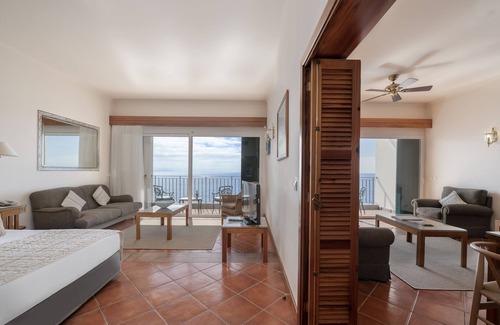 Santa Cruz Hotel | Albatroz Beach & Yacht Club