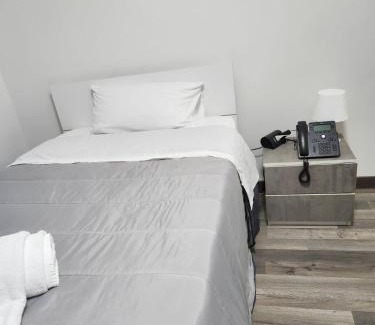 Maddaloni House | Albergo 3 Torri