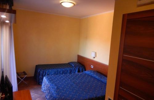 Monterotondo Hotel | Albergo Dei Leoni