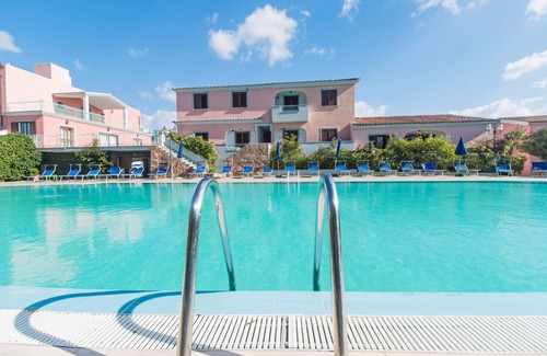 Sos Alinos House | Albergo Residenziale Gli Ontani