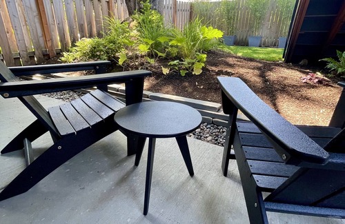 Alberta Arts District Apartment | Alberta Arts Private Apartment!