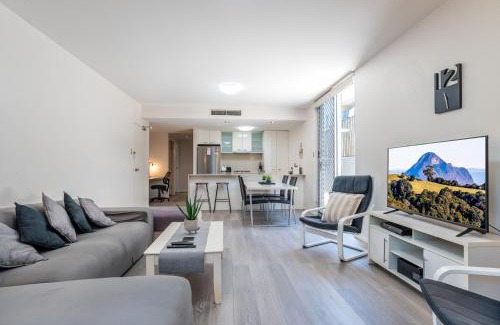 Albion Apartment | Albion Breeze Pool Access, Patio & City Convenience