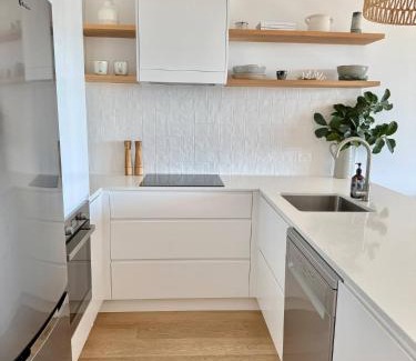 Maroochydore Apartment | Alby’s - Cotton Tree