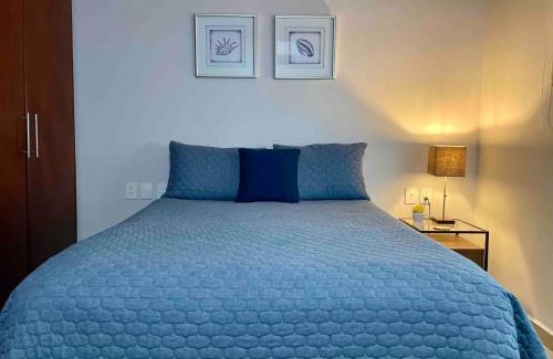Las Gaviotas House | Alcantara apt, Ground floor, great for digital, 2 blocks walk to beach
