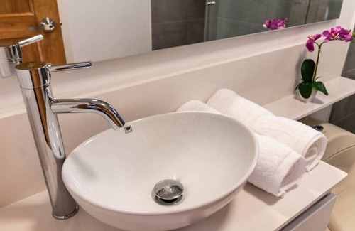 La Aguacatala Apartment | Alcazar 503 · Oviedo LUXE Apt 2BD - 1AC by HOUSY HOST